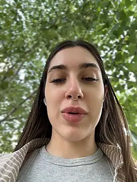 BOOMFOXY Adlı Modelin Canlı XXX Sohbeti