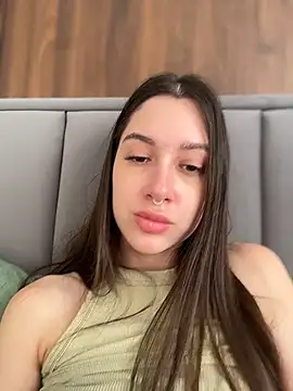 BOOMFOXY Adlı Modelin Canlı XXX Sohbeti