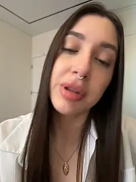 BOOMFOXY Adlı Modelin Canlı XXX Sohbeti