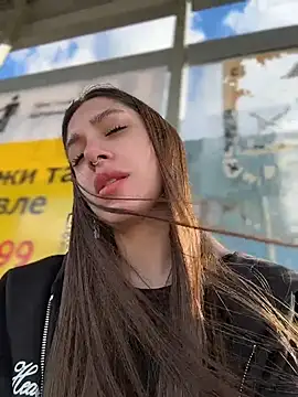 BOOMFOXY Adlı Modelin Canlı XXX Sohbeti