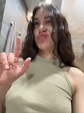 BOOMFOXY Adlı Modelin Canlı XXX Sohbeti