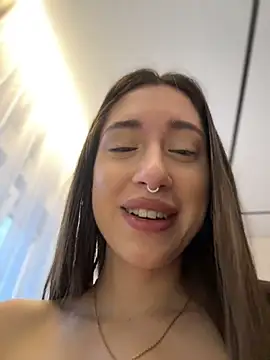 BOOMFOXY live XXX chat
