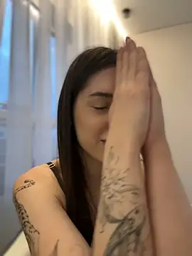 BOOMFOXY Adlı Modelin Canlı XXX Sohbeti