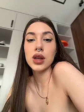 BOOMFOXY's Live XXX Chat