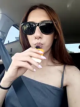 Andreea_Foxxのウェブカメラショー