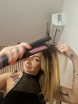 SofiaLace Adlı Modelin Canlı Sohbet Odası