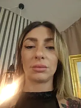 SofiaLace's Live XXX Chat