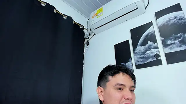 Match_Hot Show in webcam