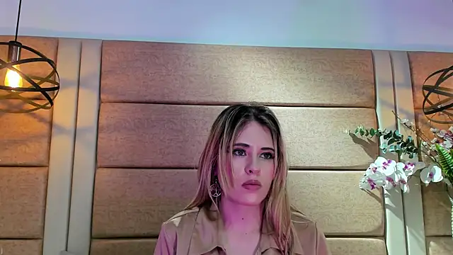 AndreinaOwen Live XXX-chat
