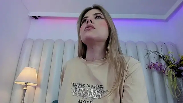 แชท XXX สดของ AndreinaOwen