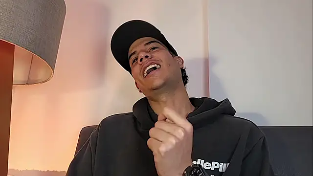 Show modela Derek_stud_ na web-kameri