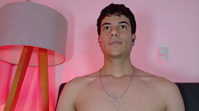 הופעת וובקאם של Derek_stud_