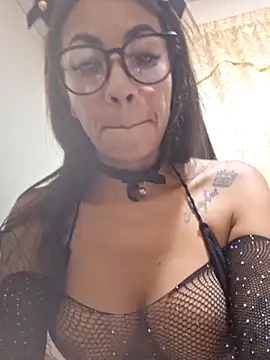 DulceTraviesa77's Live Chat Room
