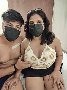 Tokencraze_couplen Webbikameraesitys