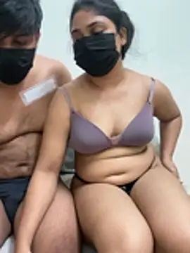 Tokencraze_couple's Webcam Show