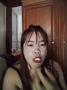 Squirt107 网络视讯表演