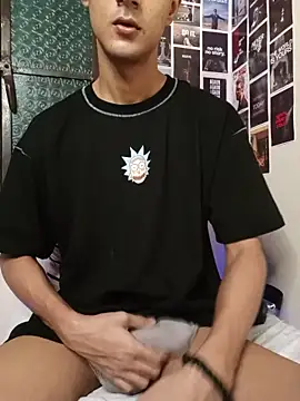 הופעת וובקאם של skinny_raj