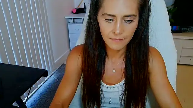 Chat +18 de khalessi13 ao vivo