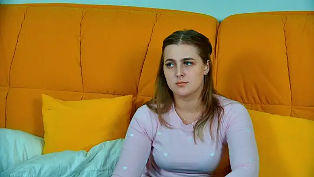 EllaBells Adlı Modelin Canlı XXX Sohbeti