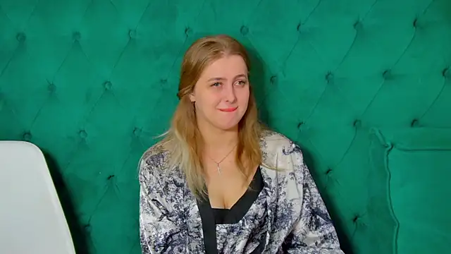 EllaBells' Webcam Show