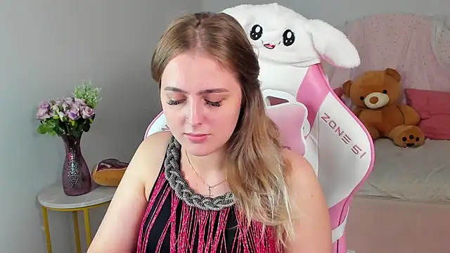 Chatroom XXX en direct de EllaBells