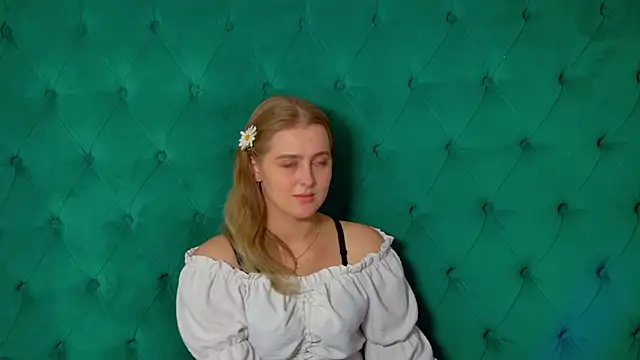 Онлайн чат XXX EllaBells