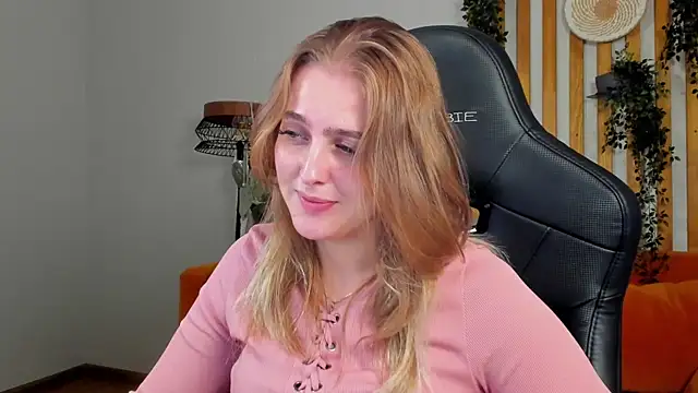 EllaBells' Live XXX Chat