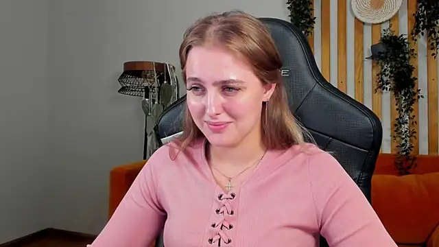EllaBells' Webcam Show