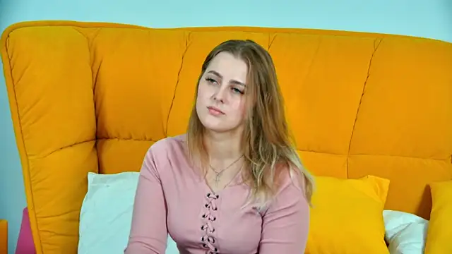 EllaBells' Live XXX Chat