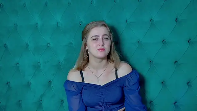 EllaBells élő XXX-chatje