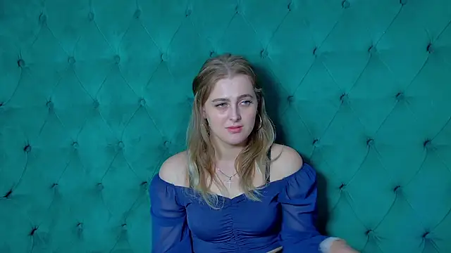 EllaBells live XXX chat