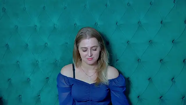 EllaBells' Live XXX Chat