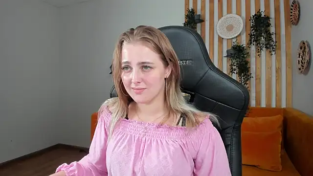 EllaBells' Live XXX Chat