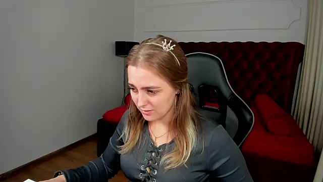 EllaBells' Live XXX Chat
