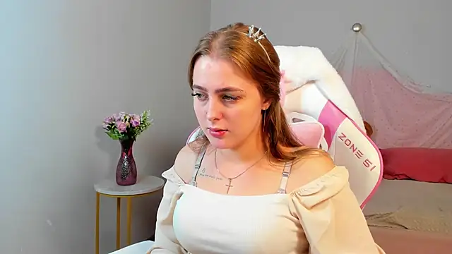 EllaBells' Live XXX Chat