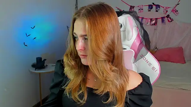 EllaBells' Live XXX Chat