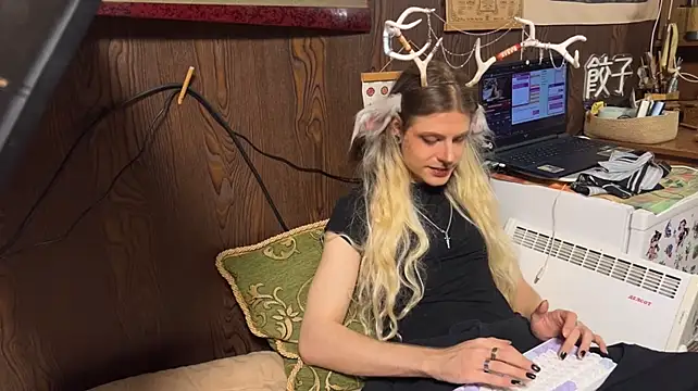 bambi_boi18 Adlı Modelin Web Kamerası Şovu