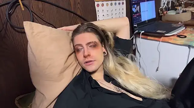 bambi_boi18 – webcam-show