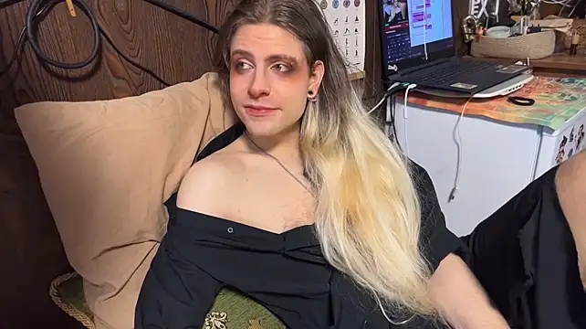 Show modela bambi_boi18 na web-kameri