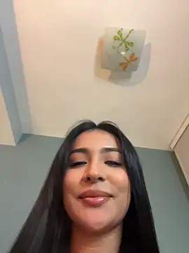 Mariam_Cole Chat XXX in diretta