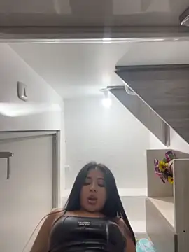 Mariam_Cole Chat XXX in diretta
