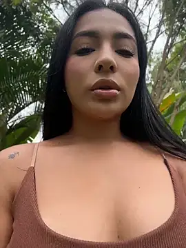 Mariam_Cole Show in webcam