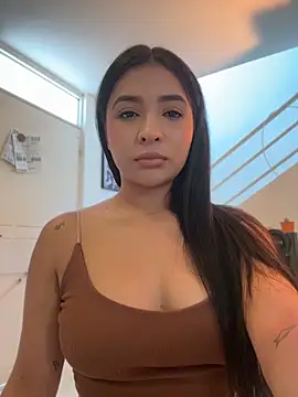 Mariam_Cole Show in webcam