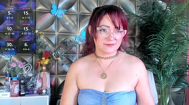 Gaia_rougee's Webcam Show