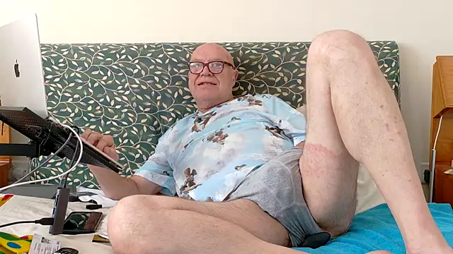 Pokazy przed kamerką – KinkCentral