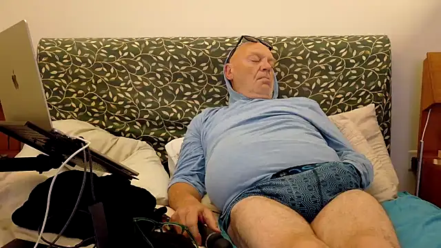 Pokazy przed kamerką – KinkCentral