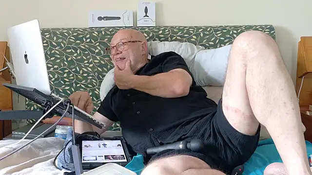 Pokazy przed kamerką – KinkCentral