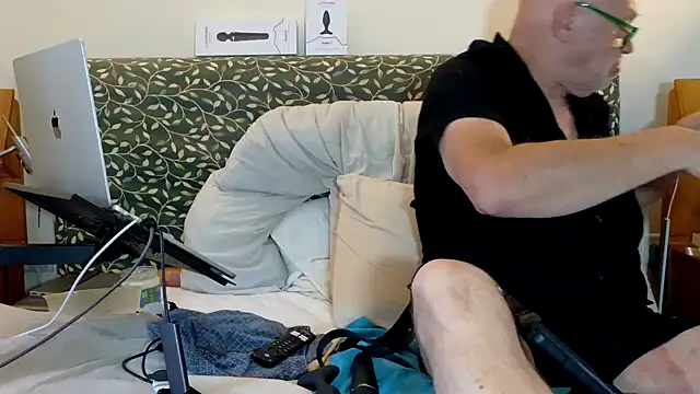 Show modela KinkCentral na web-kameri