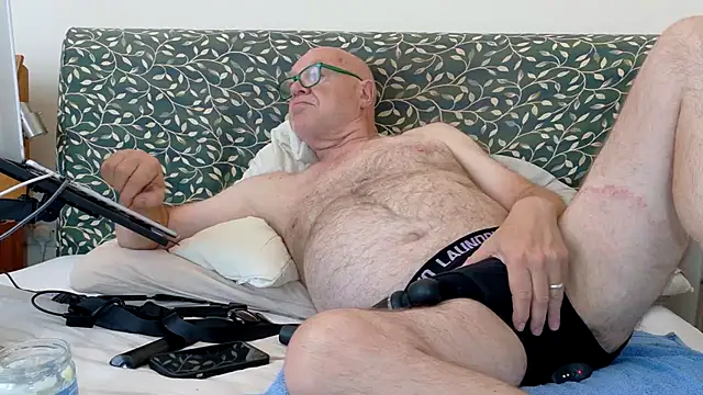 Pokazy przed kamerką – KinkCentral