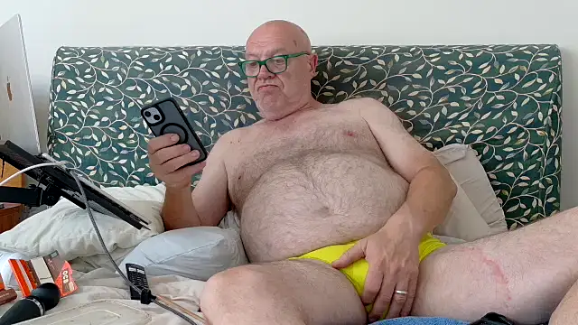 Pokazy przed kamerką – KinkCentral